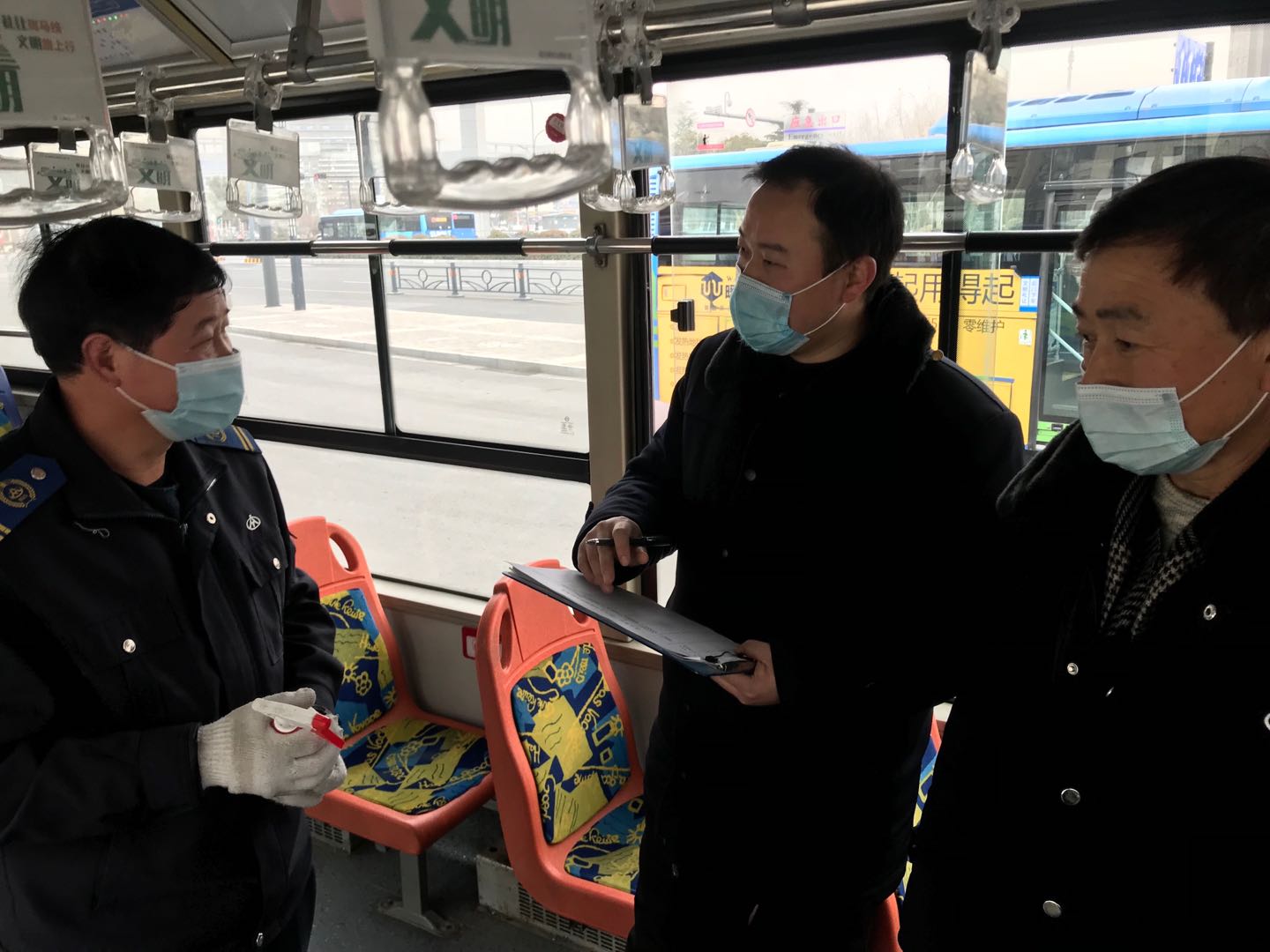 公交集團公交事業(yè)一部認真做好春運前期車輛疫情防控工作